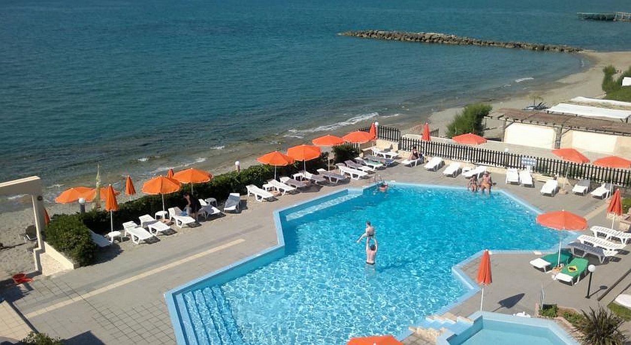 Hotel Haris On The Beach Агия-Марина Экстерьер фото